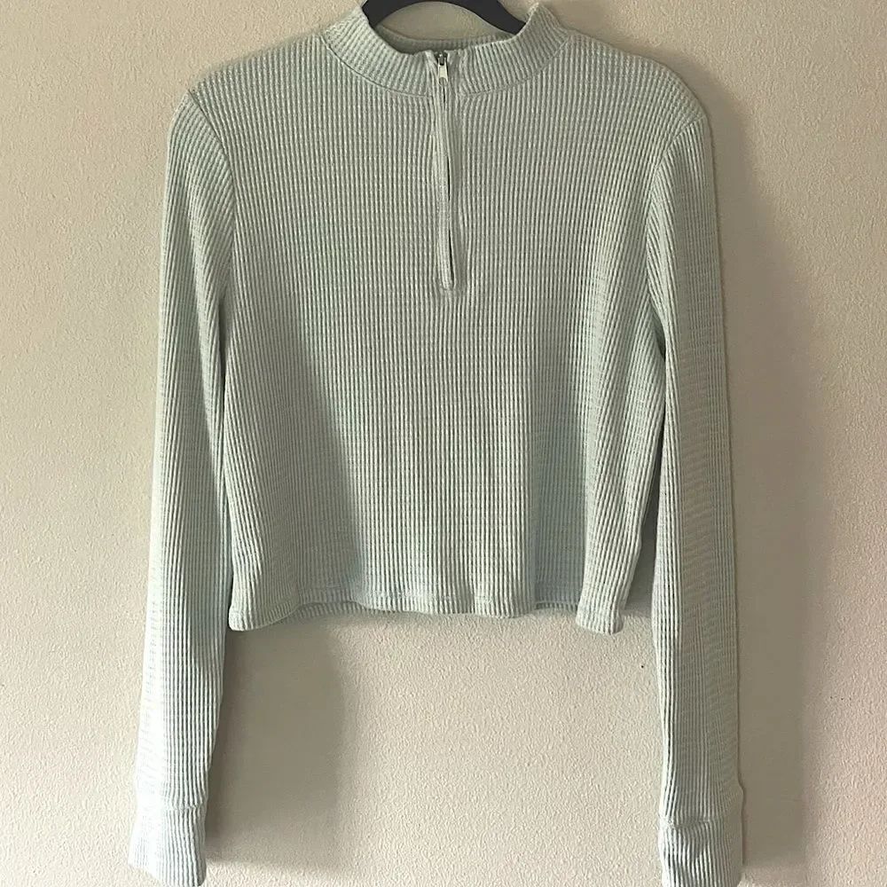 NWT! SO Light Mint-Green, Super-Soft, Mock-Neck, Zip 3/4 Top. Size XXL.